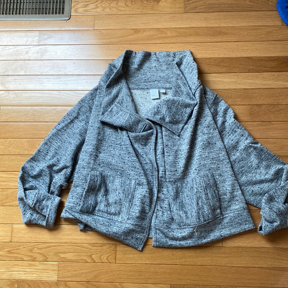 New York and Company sweater size large